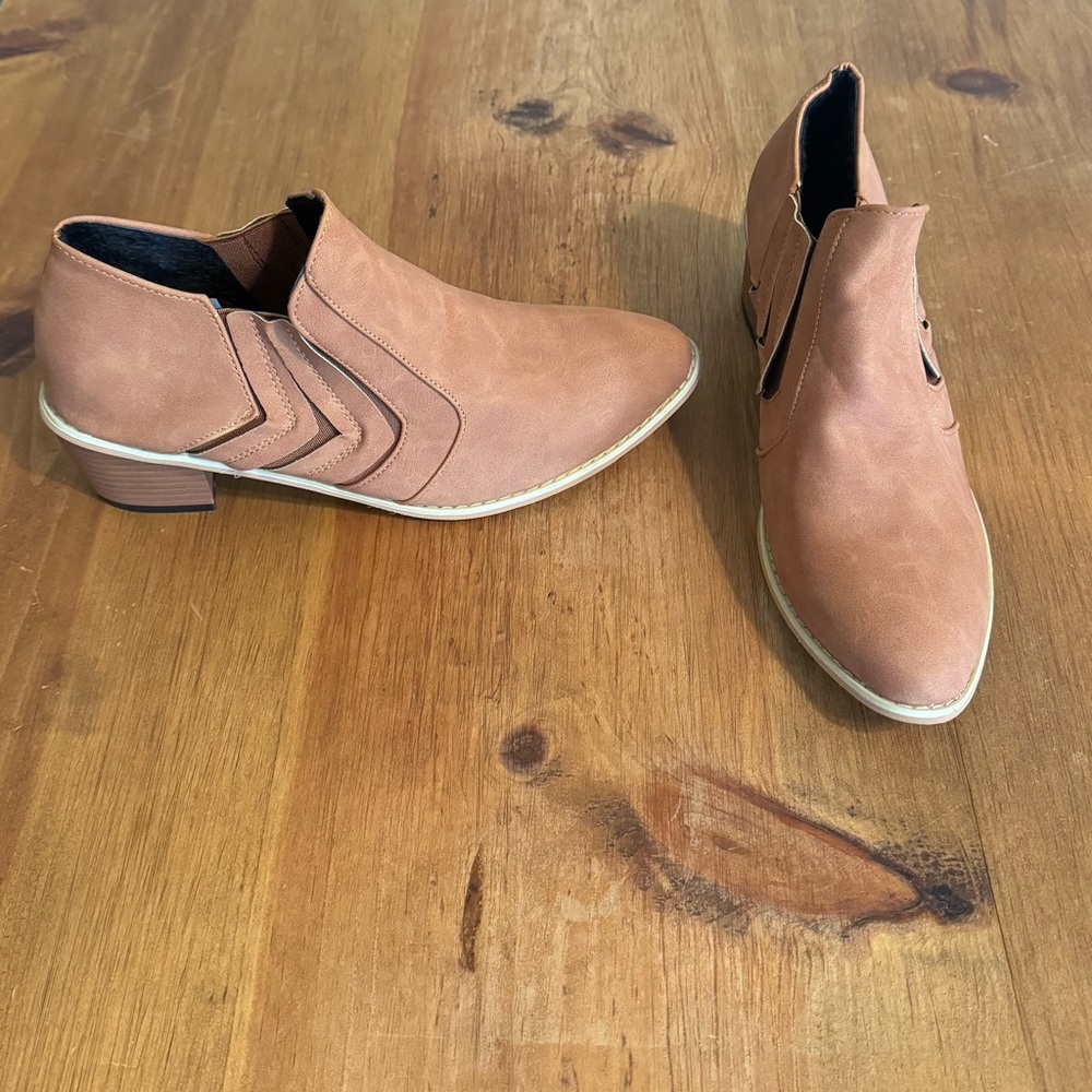 Booties! 🥰 - Picture 3 of 10